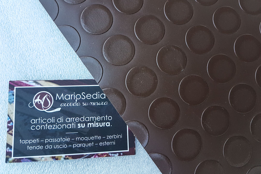 PVC multiuso bullonato - Plastica per rivestimenti marrone- A2100 - 003