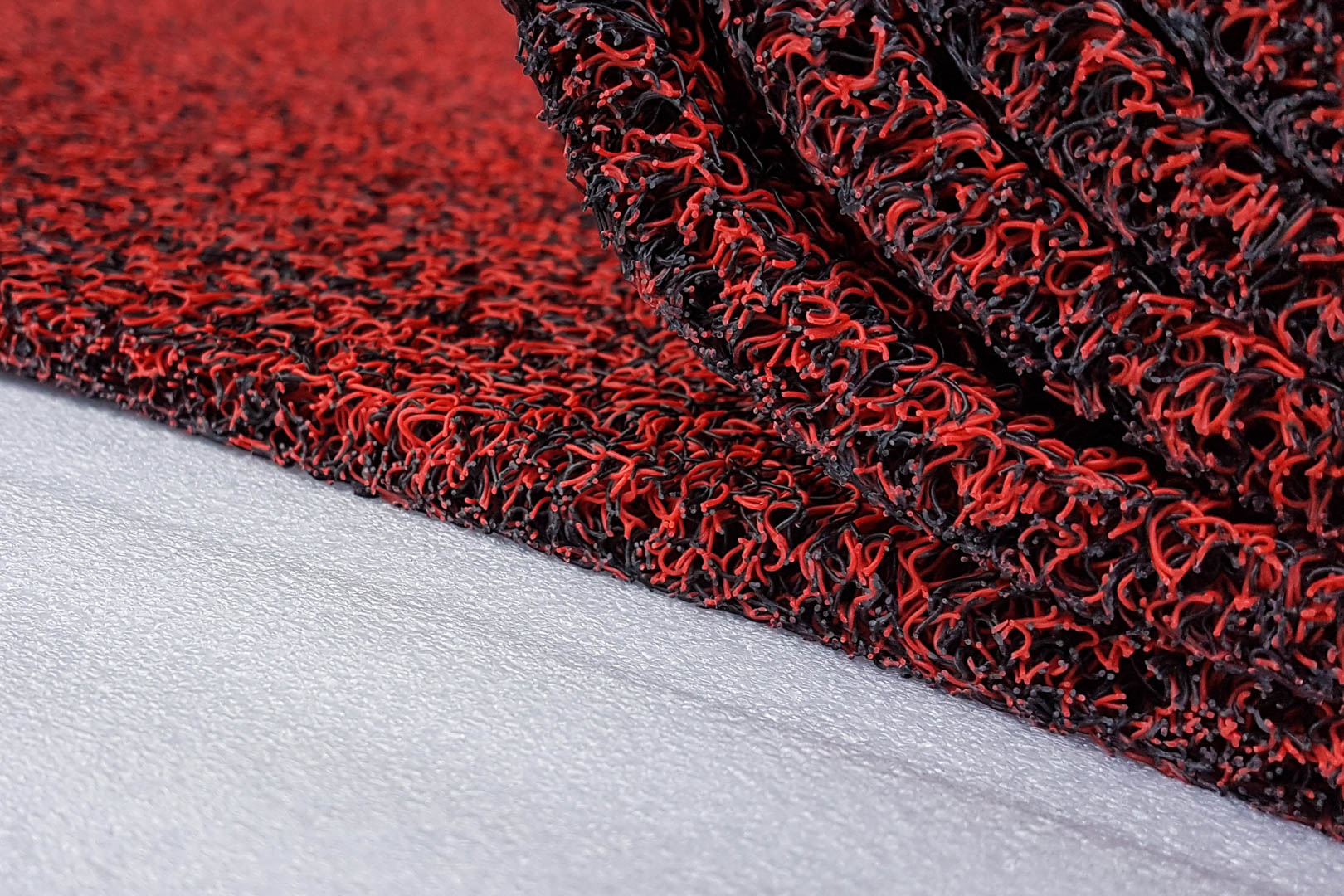 ricciolo zerbino per esterni in pvc rosso e nero M2006-120 M2000-3